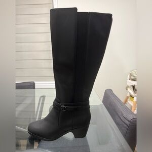 Clarks Emily2 Dream Black Leather Tall Boots – Size 8 Wide (W)